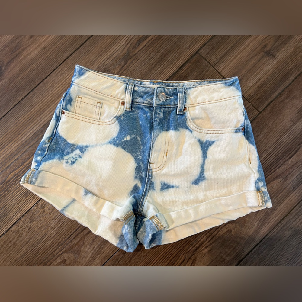 Women/teens jean shorts from PacSun, size 24.